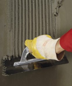 CEMENT BINDERS FOR LAYING ON CONVENTIONAL SCREEDS AND PLASTERS